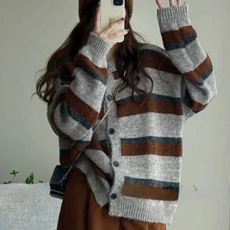 Striped Baggy Cardigan Women K - Street Fashion Korean Girl 评论和价格