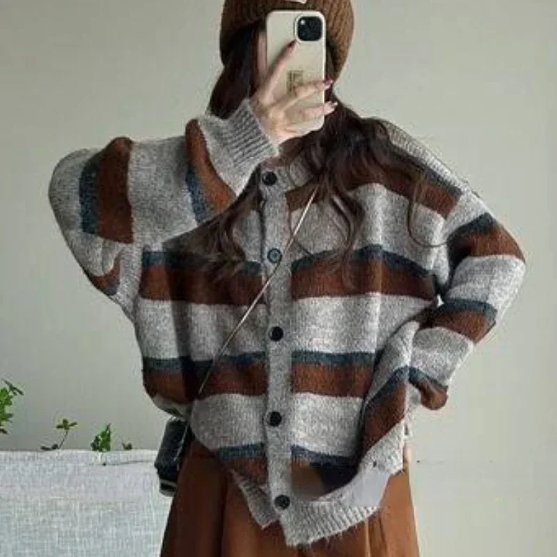 Striped Baggy Cardigan Women K - Street Fashion Korean Girl 评论和价格