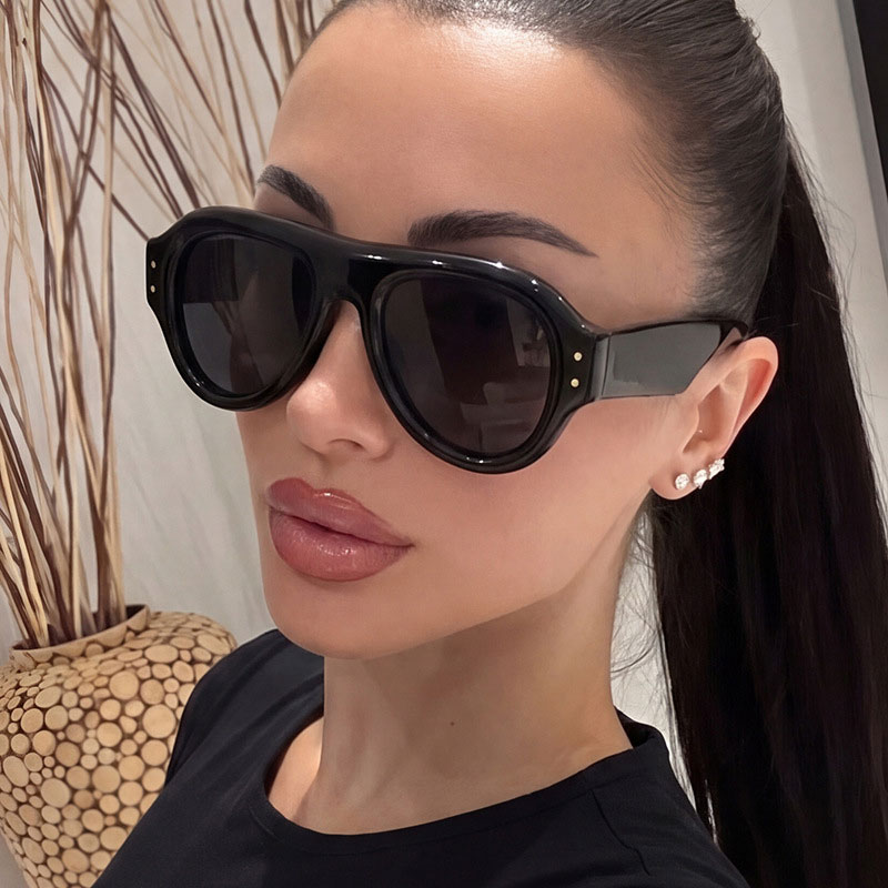 Rice stud frog-shaped sunglass - Street Fashion Pose 评论和价格