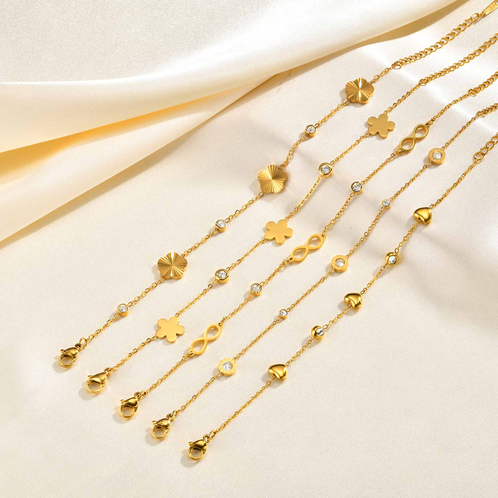 Delicate Cubic Zirconia Heart  - Street Fashion Logo 评论和价格